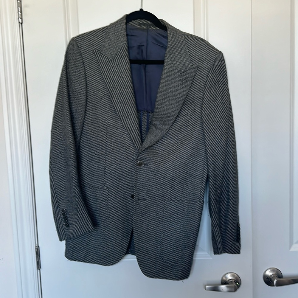 Men’s Blazer. Purchased at Suit Supply Yorkville. Lightly worn. Great condition!